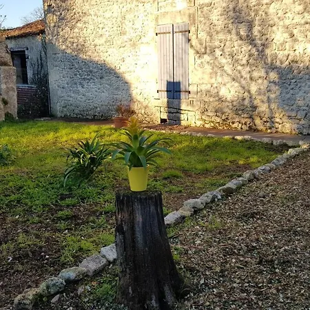 4 Personnes Au Lupin Couette-café Saint-Nazaire-sur-Charente